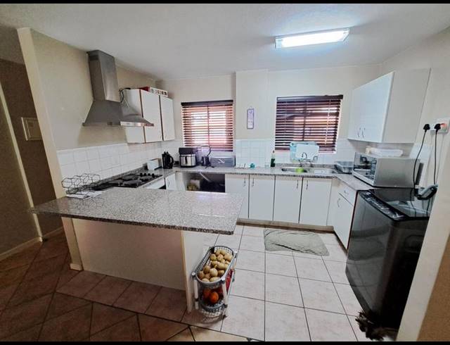 3 BEDROOM APARTMENT FOR SALE IN DIE HOEWES